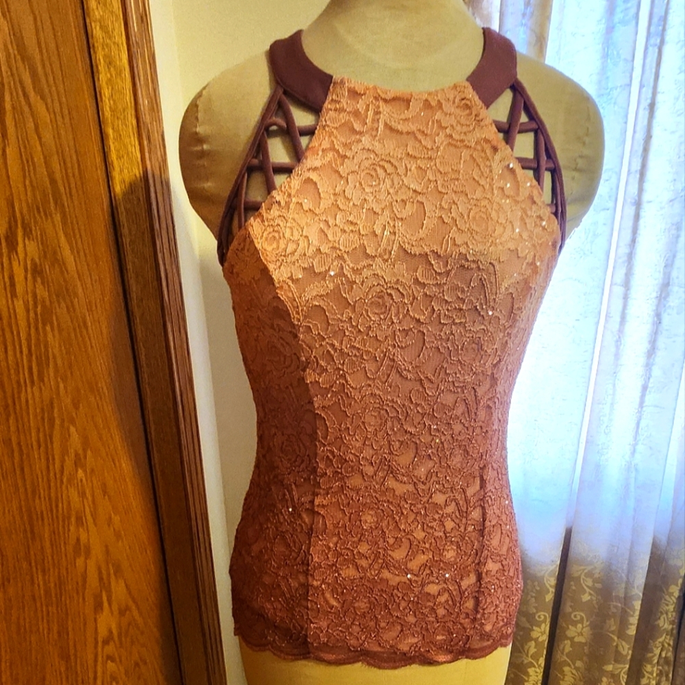 VENUS Elegant Lace Halter Top - Pink